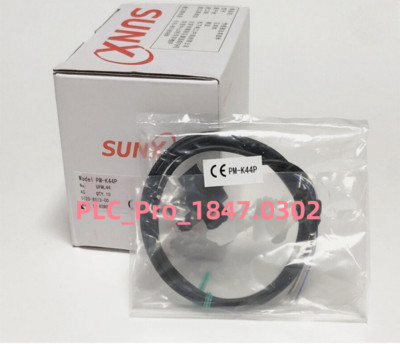 1PCS New SUNX PM-K44P Photoelectric Sensor PM-K44P  Deliver quickly