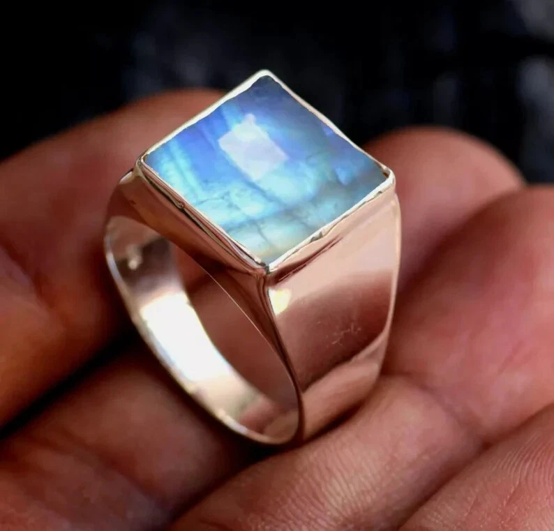 Anillo cuadrado de piedras preciosas de luna blanca para hombre en plata de ley 925 Foto 3 de 4