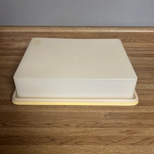 VTG Tupperware Rectangle Cake Keeper Container 622-2 Harvest Gold Base Clear Lid