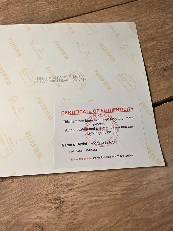 MICAELA SCHÄFER (EROTIK) signed Foto ca.20x30 Autogramm (3876) + COA - Bild 2 von 2