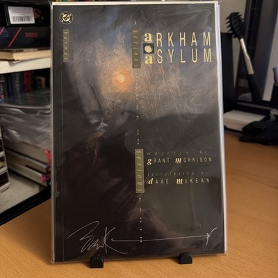 Batman Arkham Asylum 1990 DC First Paperback Edition - Signed by Dave McKean NM