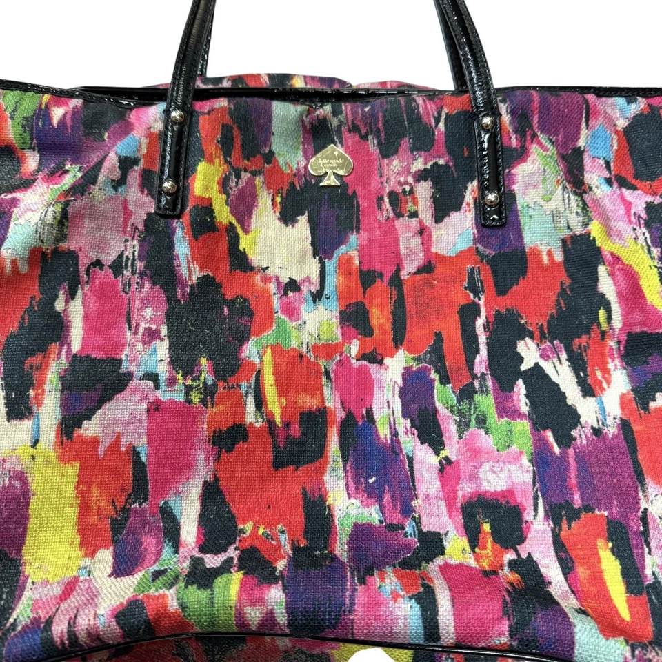 Bolso de Mano Kate Spade New York Tiny Tot Harmony Pañales Bebé Precio de Venta sugerido por el fabricante 398 USD Foto 3 de 4