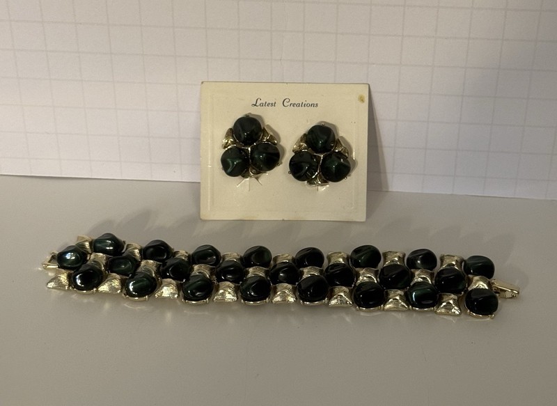 Vintage Brushed Gold Domed Green Cabochon Bracelet And Clip On Earrings Set