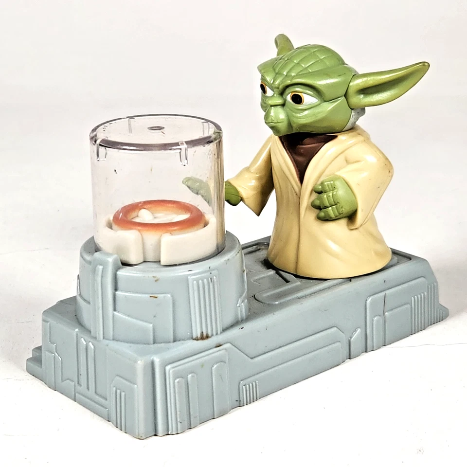 McDonald's 2011 Jedi Master Yoda Levitator 4" Action Figure Star Wars Clone Wars - Image 4 of 4