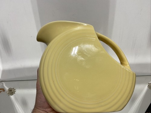 VTG. Fiesta Yellow Large Disk Pitcher Fiestaware - Picture 4 of 13