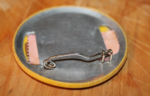 Newfoundland Labrador NR Trout 1 of 01233 Button Pin, Made in Canada Souvenir - Picture 4 of 5