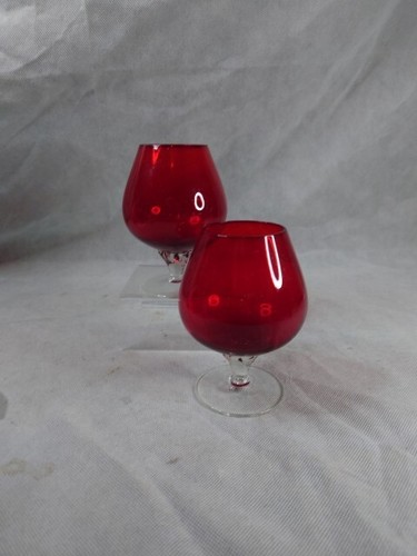 Vintage Bohemia Glas Rubinrot Schnaps Gläser oder Kelche x 2