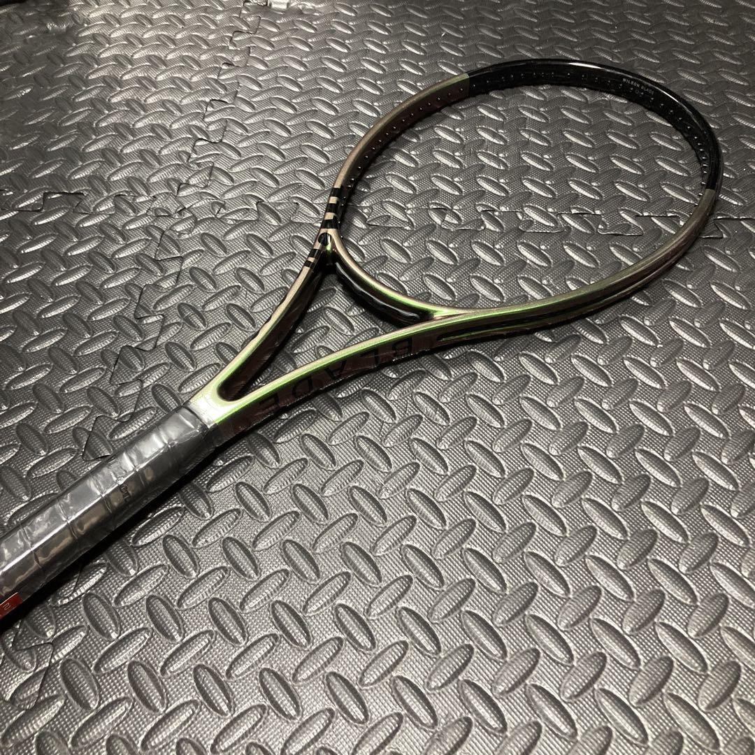 M*y様 【新品未使用/直輸入】Wilson BladePro v8 18x20 Direct Import Wilson Bladepro V8 18X20 With Gut from Japan