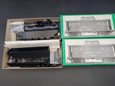 2 NEW Bowser HO H-21 Scale Undecorated 4-Bay Hopper Car Kits #54050