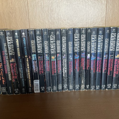 Perry Mason PB Books Lot of 35 by Earle Stanley Gardner Detective Novels - Picture 3 of 4
