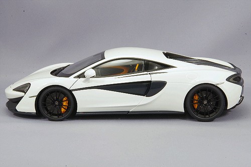 Autoart 76041 1/18 McLAREN 570S WHITE BLACK WHEELS Diecast Model Car From Japan - Picture 2 of 7
