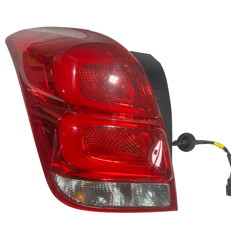 2017-2022 Chevy TRAX Driver Left LED Tail Light Lamp Taillight Rear 42750549 - Image 2 of 3