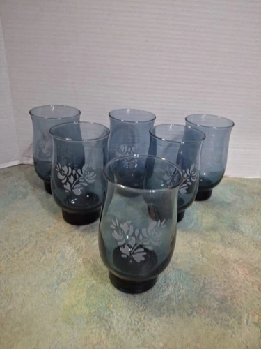 Vintage Set of Six Pfaltzgraff Yorktowne 14 fl oz Glass Tumblers USA 5 1/4” Tall