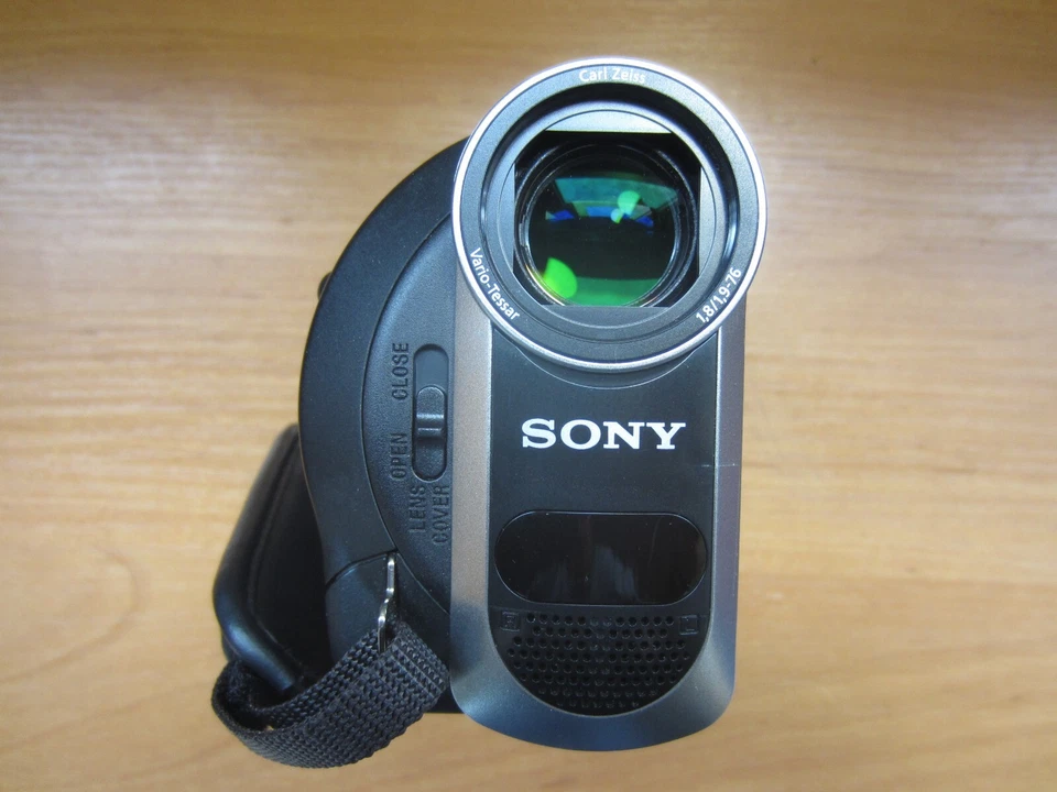 Sony Handycam DCR-HC52E MiniDV Digital Video Camera 40x PAL Silver Case Working - Image 2 of 4