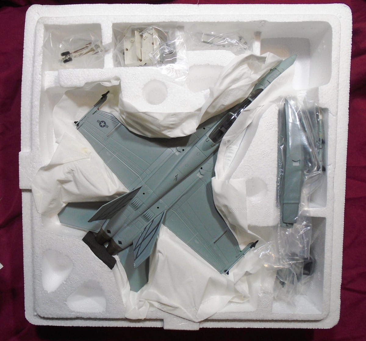 【未使用品】HOBBYMASTER F/A-18F HA5112 Hobby Master 1/72 F/A-18F Advanced Super Hornet Loaded