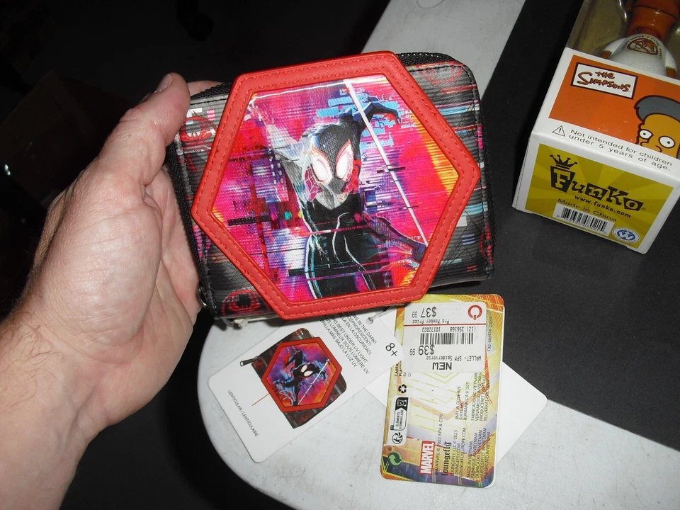 Gran lote varios juguetes ¡la mayoría nuevos! Muggs poderosos de Batman Dorbz de Miraculous Bendems Foto 4 de 4