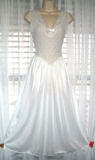 VTG NOS CINEMA ETOILE M FORMFIT WHITE SHEER LACE SILKY NEGLIGEE NIGHTGOWN GOWN