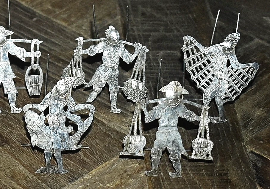 Vintage Set Of 12 Chinese Figural Sterling Silver Place Card Holders - Image 4 of 4