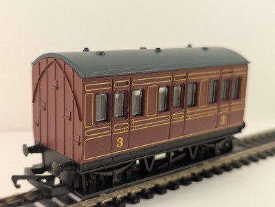 Hornby Spurweite OO LMS 4-Rad-Wagen weinrot
