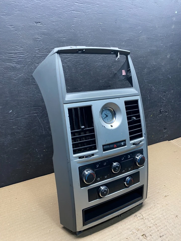 Panel de control climático Chrysler Town Country 2008-2010 tablero central embellecedor S2951 DG Foto 3 de 4