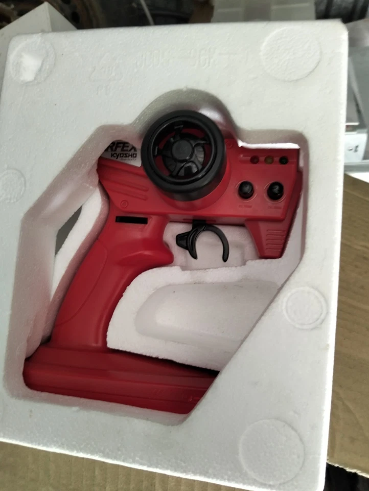 Ferrari F1 F2004 automodello a scoppio RC RC 1/8 DeAgostini auto a scoppio engin - Immagine 3 di 4