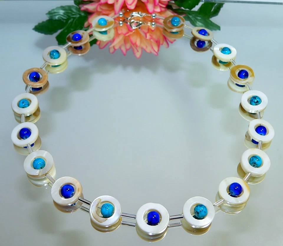 Halskette Collier Perlmutt natur weiss Donut Perlen blau dunkelblau türkis 353L - Bild 2 von 4