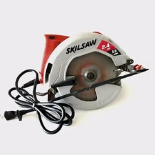 Skilsaw 7 1/4”  5585 2.4 HP 13 Amp 60 Hz Corded Electric Circular Saw