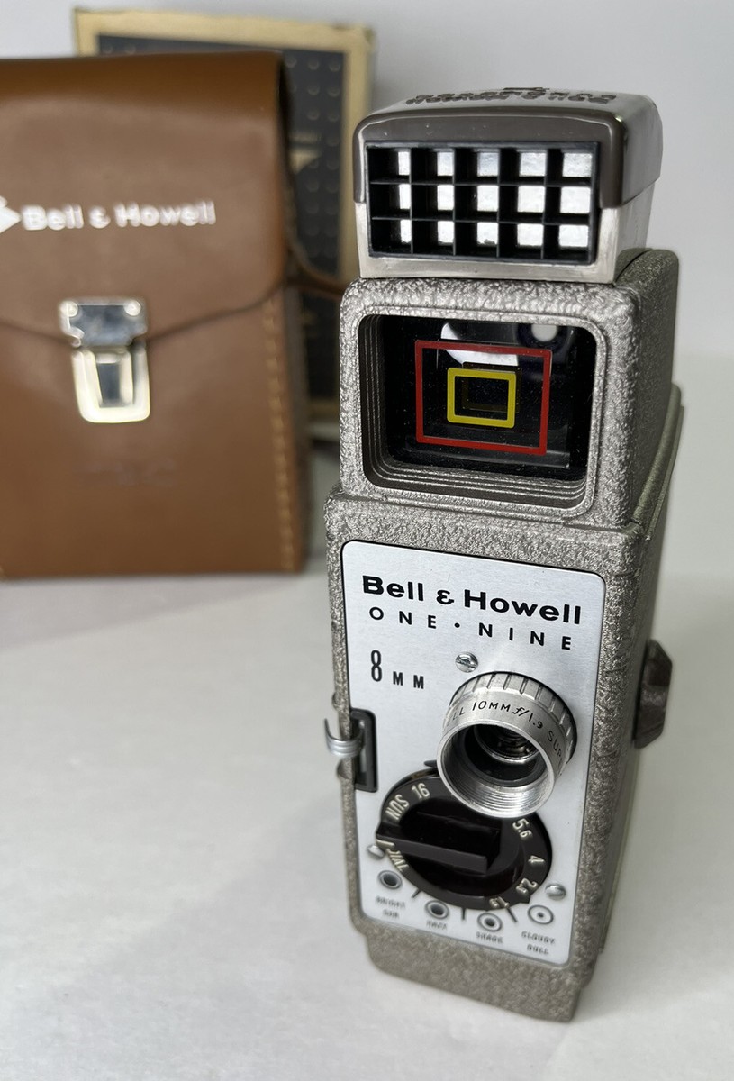 Vtg 8mm Movie Camera Bell & Howell One Nine In Leather Case