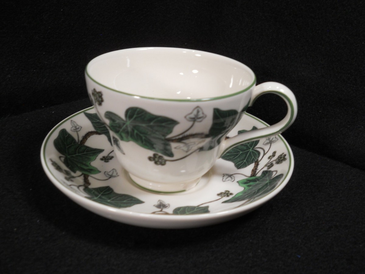 Wedgwood Napoleon Ivy Dinnerware, Dinner/Luncheon/Dessert Plates