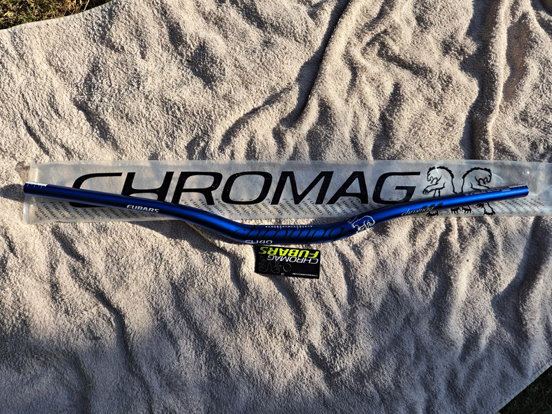 Chromag Fubars FU40 Riser Handlebar 31.8mm Clamp 40mm Rise Blue