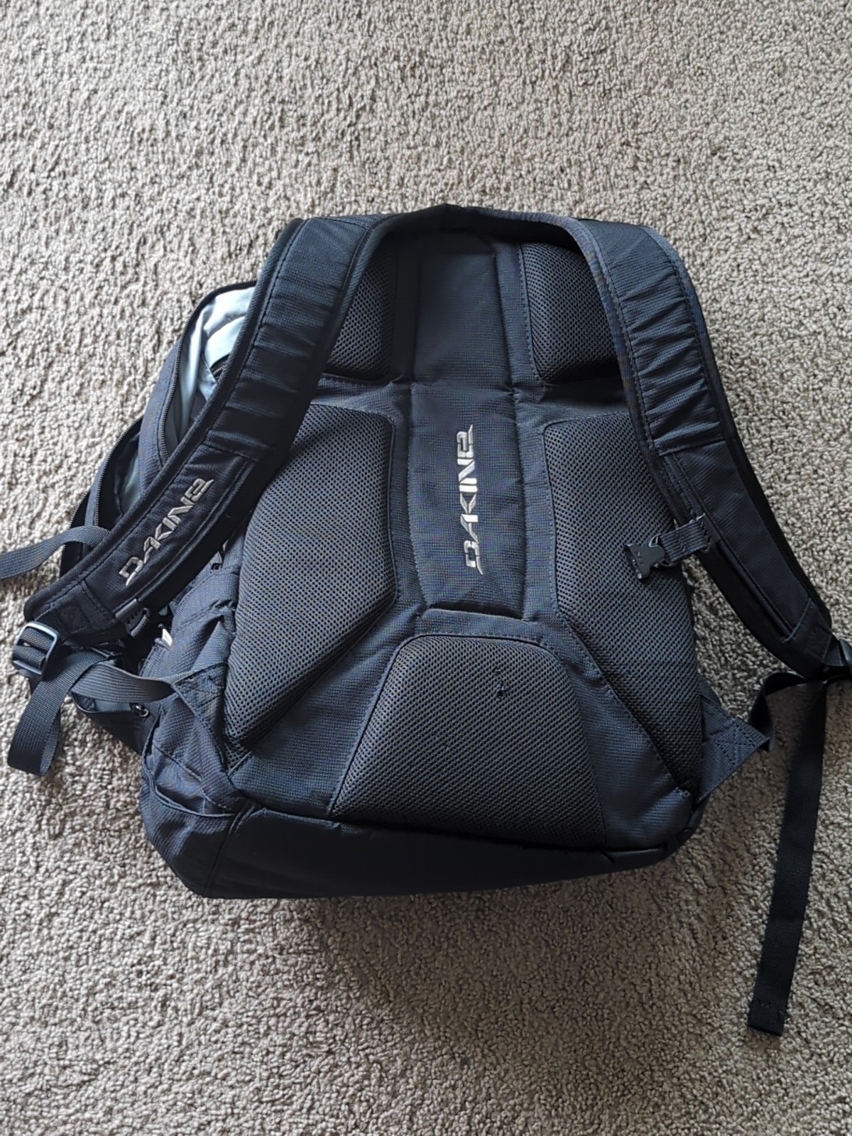 dakine backpack - image 10