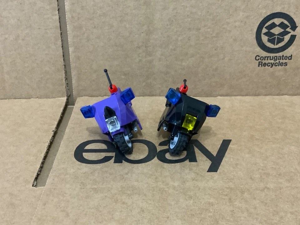 LEGO - Black & Dark Purple Motorcycle Fairing City  - No 52035 - QTY 2 - Image 2 of 4