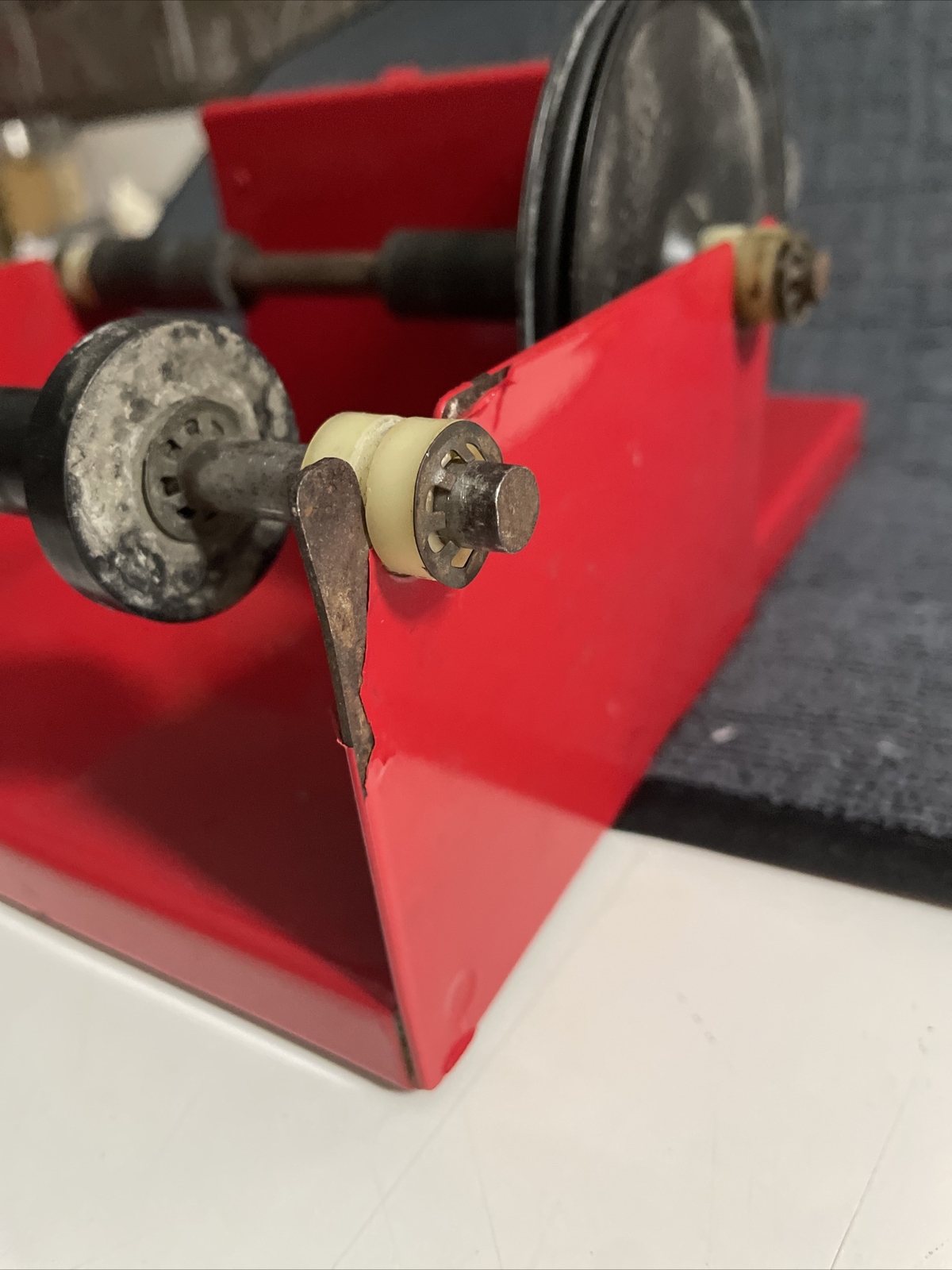 TRUSQUARE The Original THUMLER'S TUMBLER Rock Tumbler No Barrel Made