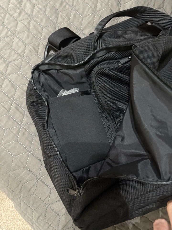 The North Face Shuttle Series Laptop Bag (Rare) - Image 3 of 4