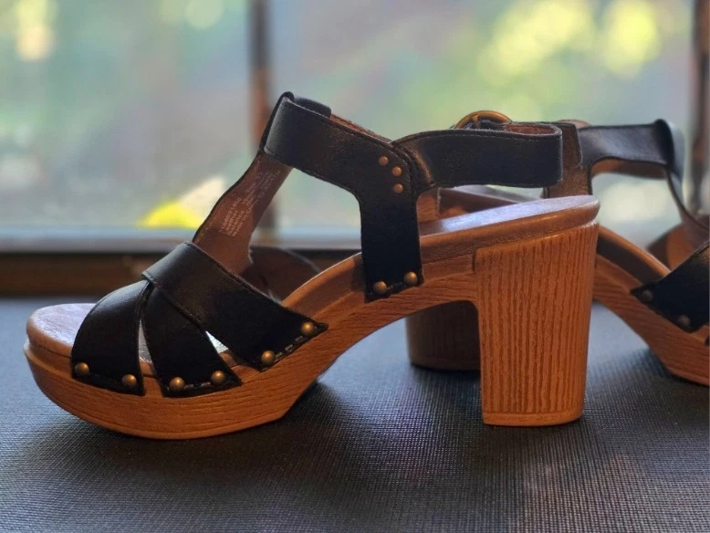 Sandalias Dansko Daniela de cuero negro con plataforma de tacón apilado talla 37 EU Foto 2 de 4