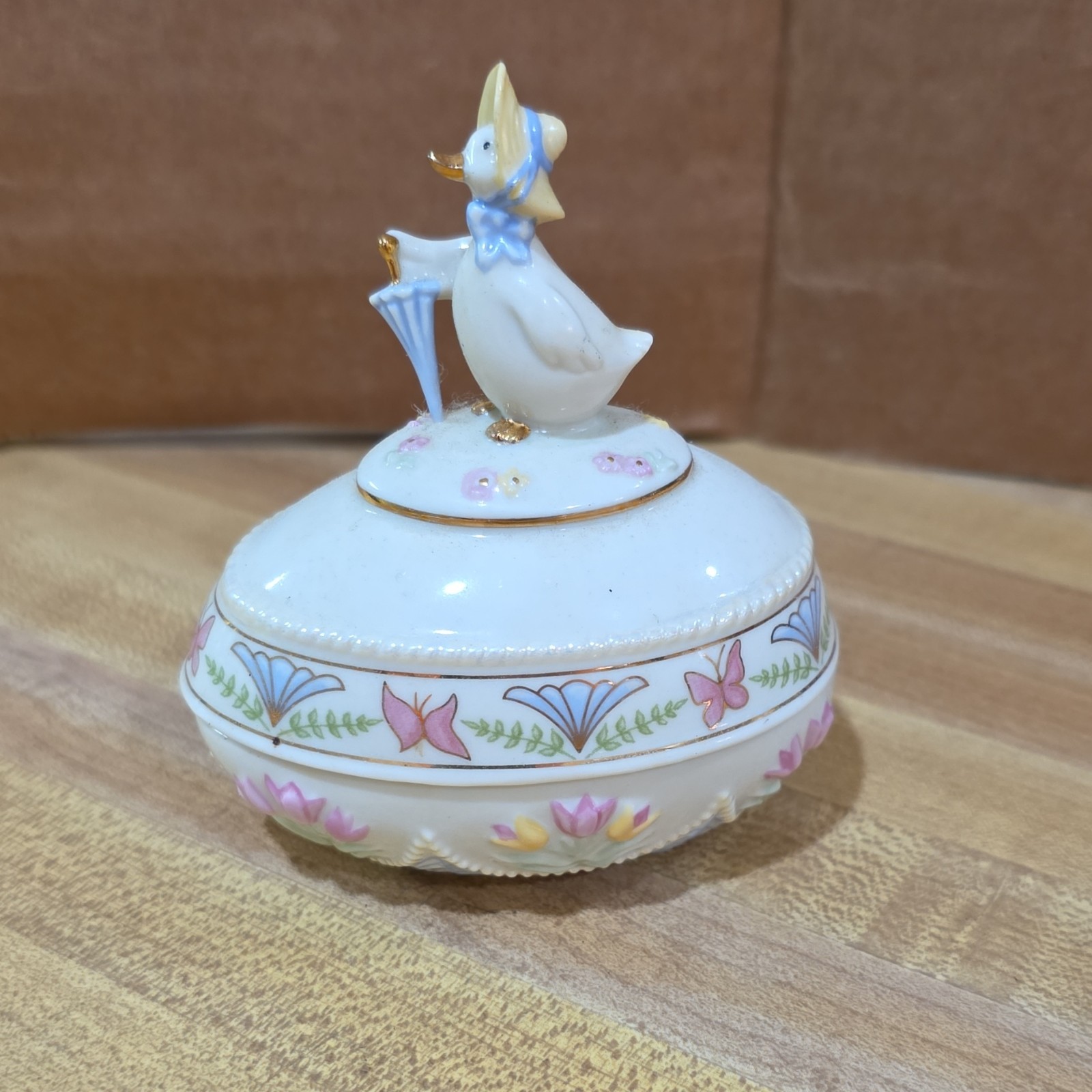 Lenox Porcelain Limited Edition Easter Duck Egg Trinket Box 2006