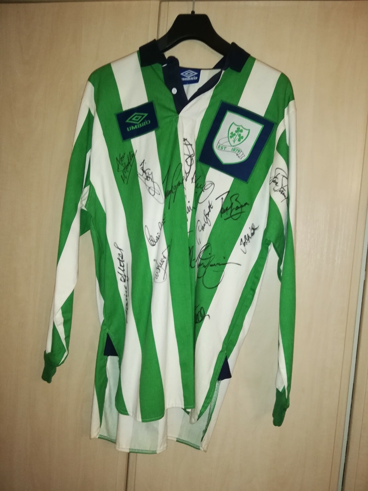 Vintage Irish Rugby Shirt with Signatures of Players, Size L, 107cm eBay