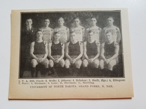 University of North Dakota Grand Forks 1916-17 Basketball Team Picture - 第 1/1 張圖片