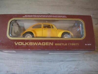 Road Legends 1967 Volkswagen Beetle 1:18 Die-Cast Metal
