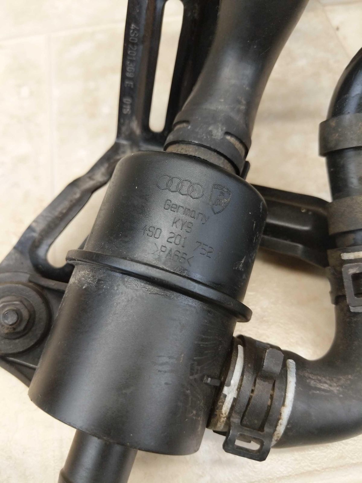 2017-2022 Audi R8 OEM Evaporator Air Valve & Air Hoses P/ 8K0906253 4S0201752A
