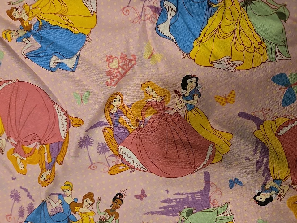 Tela de algodón Princesa Disney 1,22 yardas por 44 pulgadas rosa nueva Foto 3 de 3
