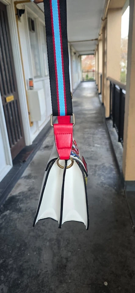 Red Herring Ladies' White Embroidered Cross-body Bag Floral Pattern - Image 3 of 4