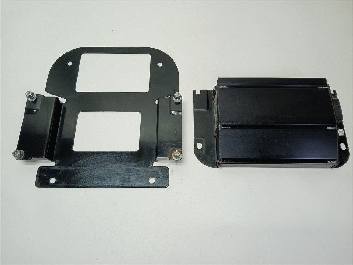 Harley-Davidson 2012 Electra Glide CVO Amplifier Harman Kardon