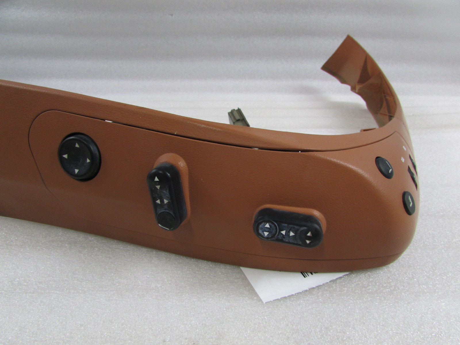 Maserati Quattroporte, RH, Right Front Seat Switch w/ Surround Used, 981321830