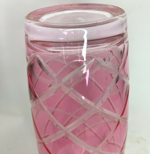 Vtg. VASE Pink Glass, beautiful geometric carving to clear, great condition! - Picture 6 of 11