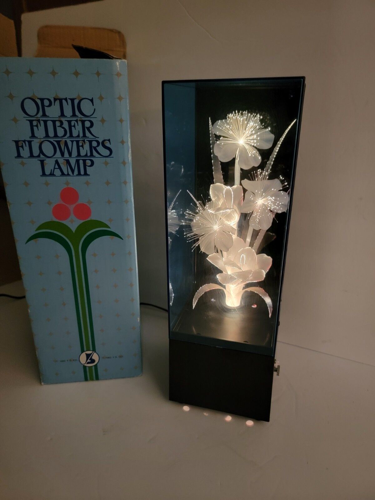 Vintage Fiber White Optic Color Changing Flowers Light with music box WORKS GOOD