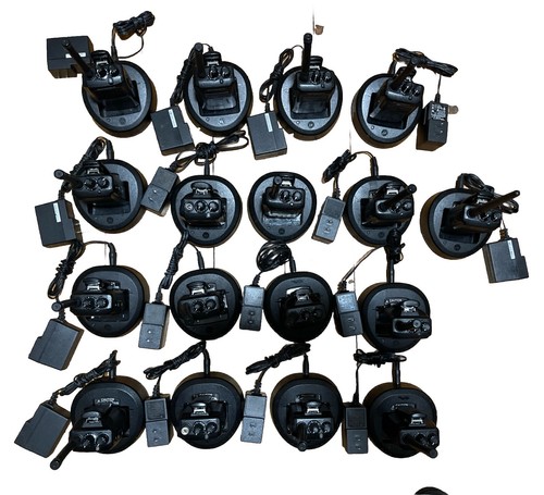 Lot Of (17) Motorola VX-261-DO-5 Two Way Radio 16 Channel With Chargers - Picture 2 of 15