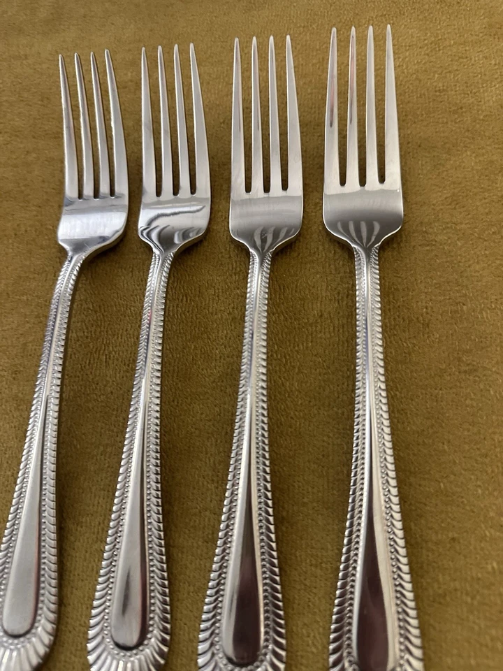 (4) Tenedores de cena Wallace Wickham 18/10 cuentas de acero inoxidable - Excelente estado Foto 3 de 4