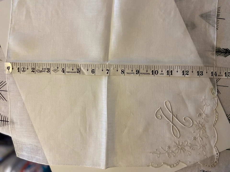 Pañuelo De Colección Madeira Lino Monograma "H" Marfil Blanco Bordado Novia 13" Foto 4 de 4