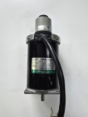 Sanyo Denki 103-845-6711, Step Syn Motor + DD52-AR-0002.5-D-GR Anzeige.